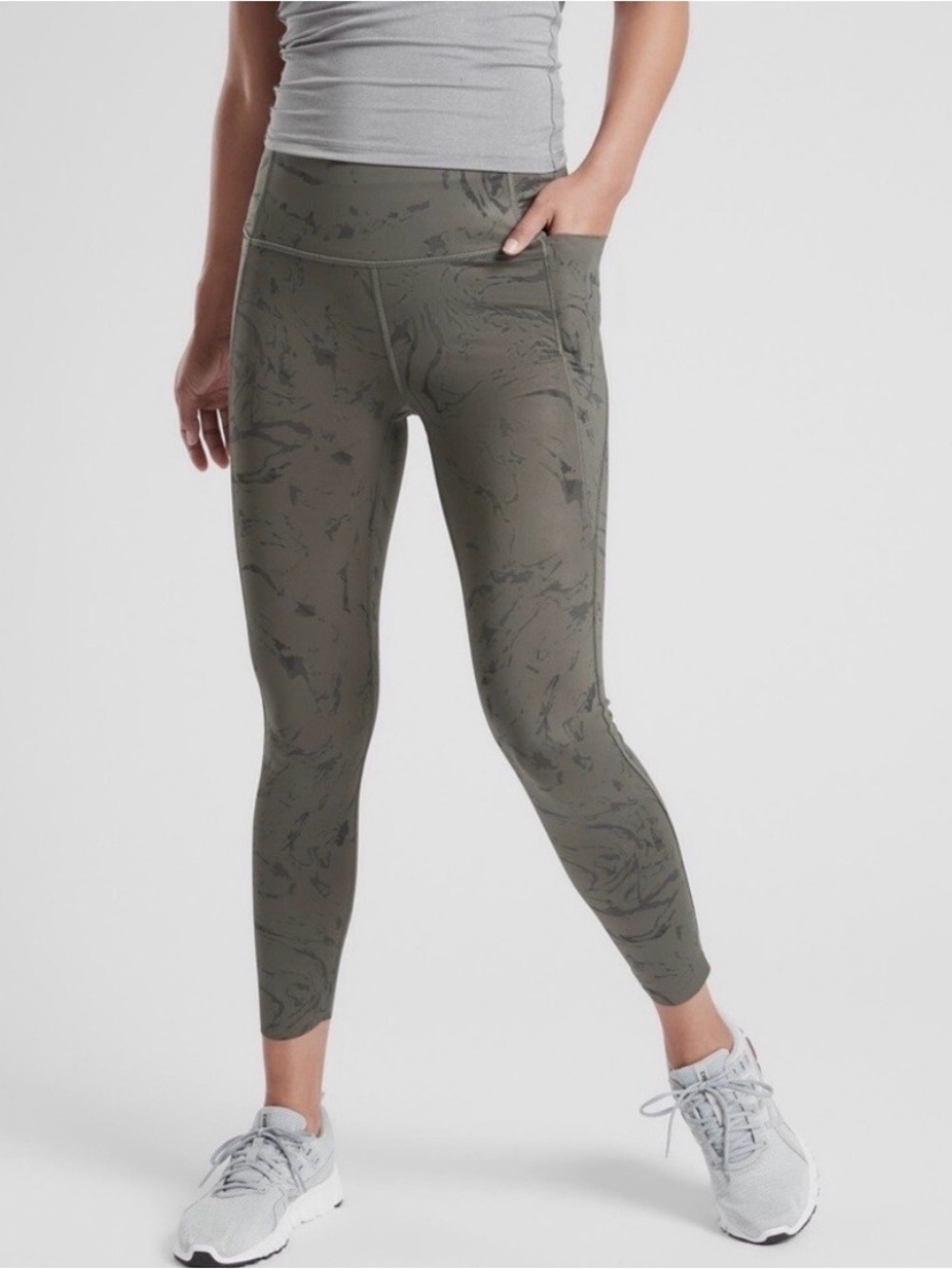 Athleta Velocity Stash Pocket 7/8 Leggings, Marble print size medium